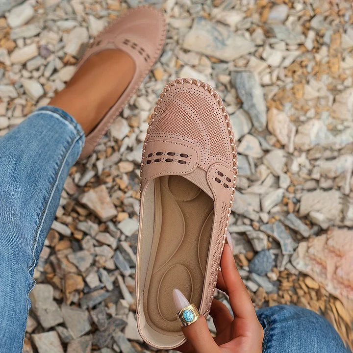Isabel | Women’s Comfortable Black Flats