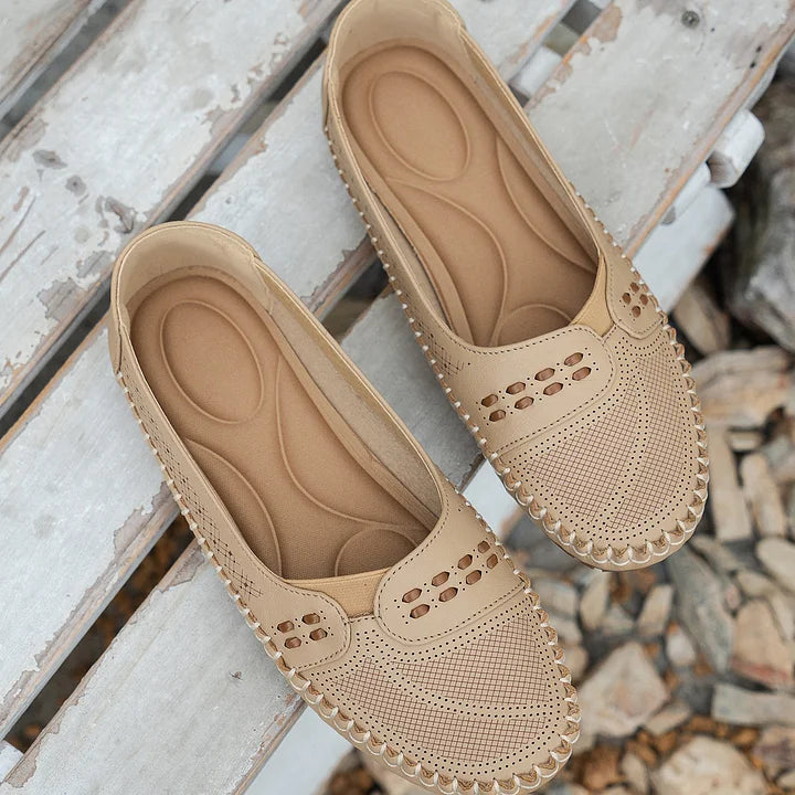 Isabel | Women’s Comfortable Black Flats